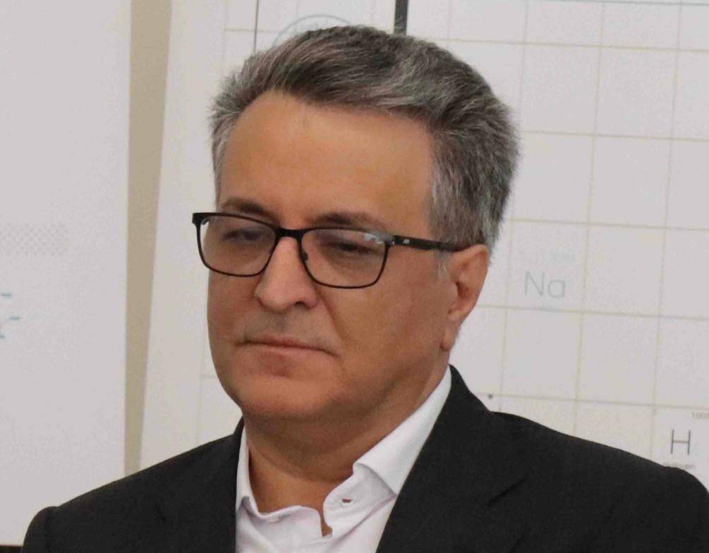 سندیکای صنایع دارو | لزوم آرایش جنگی سازمان غذا و دارو در مدیریت زنجیره تأمین