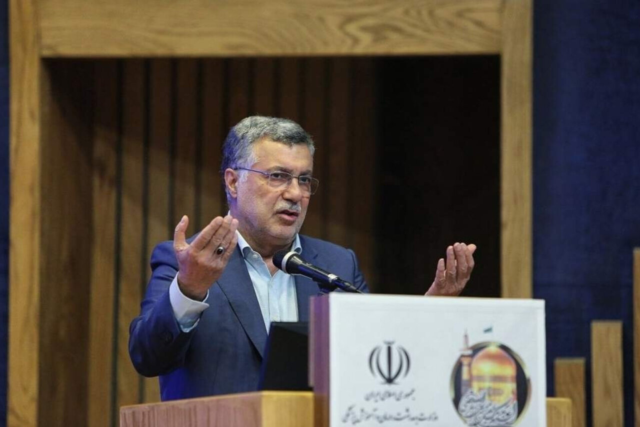 وزیر بهداشت: حقوق بهورزان در دو سال ۱۰ برابر افزایش یافت