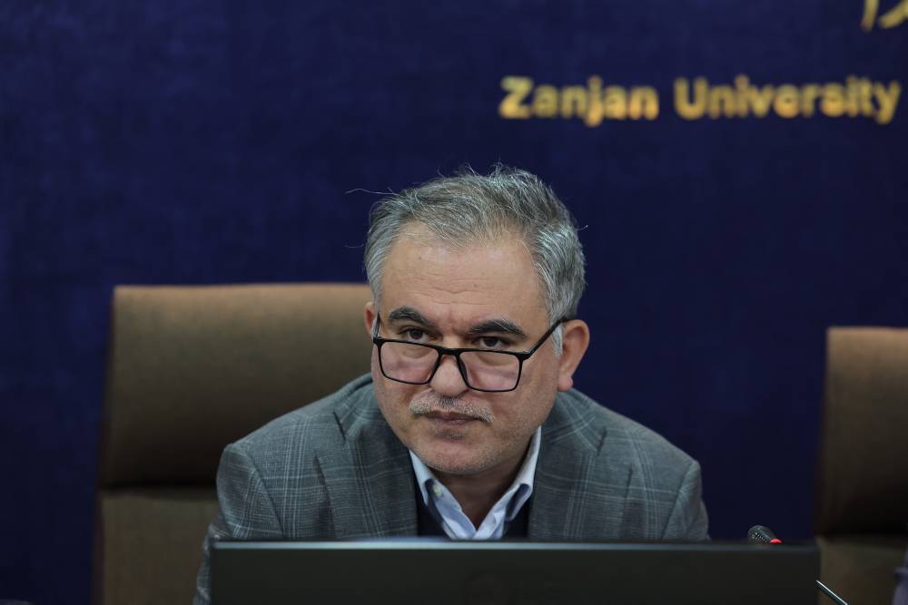مدیرکل دارو: میان «منبع تأمین ارز»، «قیمت دارو» و «پوشش بیمه‌ای»…