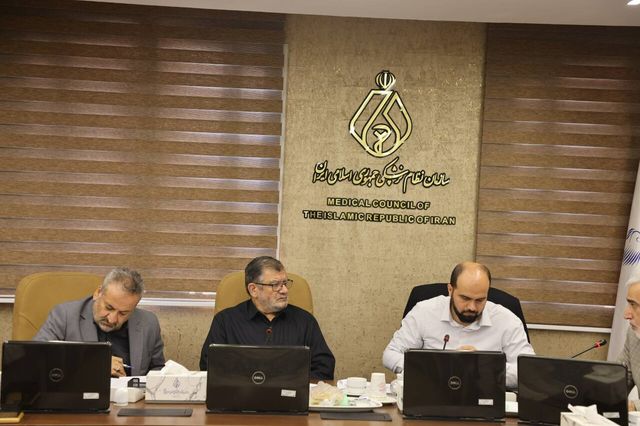بررسی چالش‌های زنجیره تامین دارو در مجلس؛ از ارز ترجیحی تا بدهی بیمه‌ها