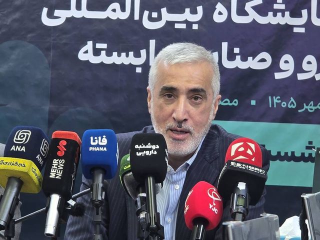 هشدار پیرصالحی درباره بدهی بیمه‌ها و بودجه داروی سال آینده